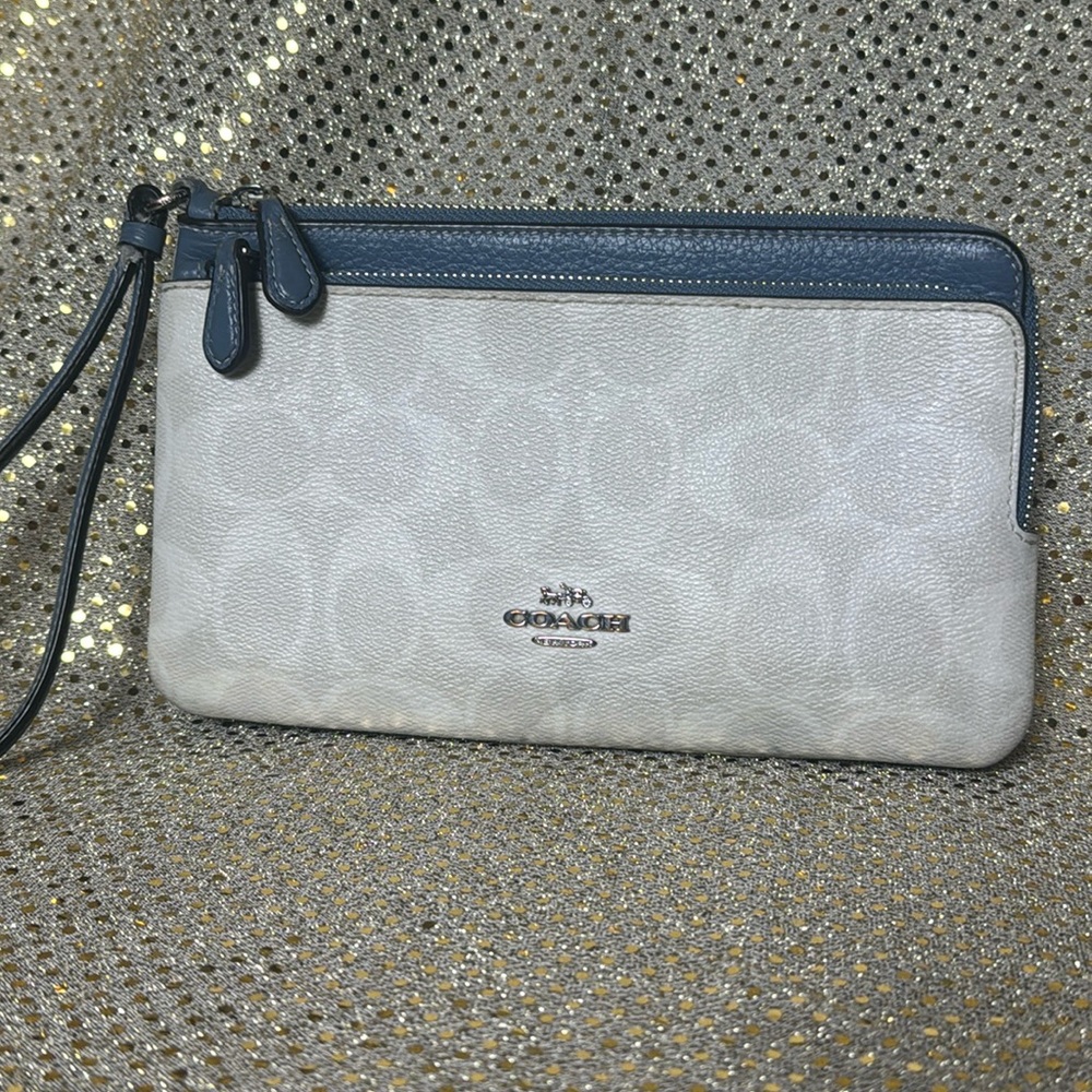 Coach Wristlit blue & creams leather purse